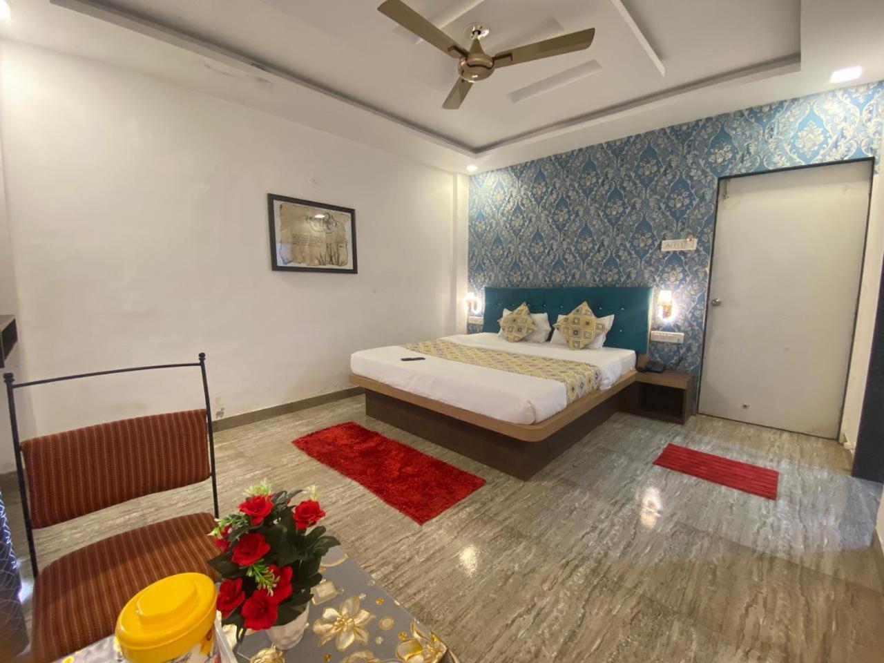 Hotel Golden Galaxy And Restaurant Mahābaleshwar Esterno foto