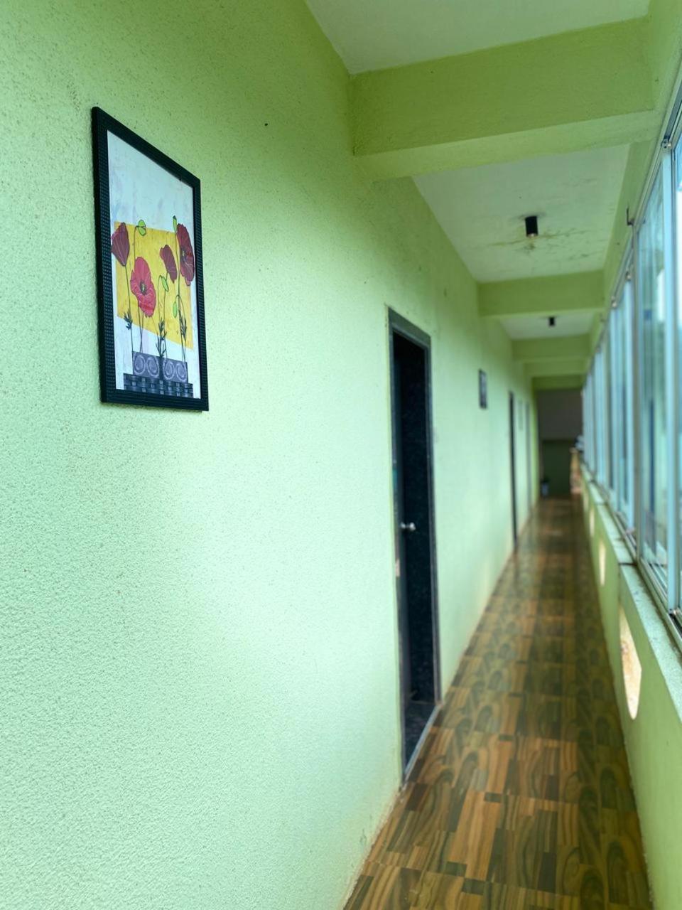 Hotel Golden Galaxy And Restaurant Mahābaleshwar Esterno foto
